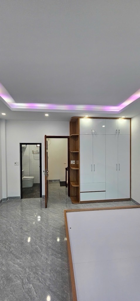 NHÀ MỚI – AN DƯƠNG VƯƠNG -TÂY HỒ– FULL NỘI THẤT- CÁCH 1 NHÀ RA Ô TÔ TRÁNH